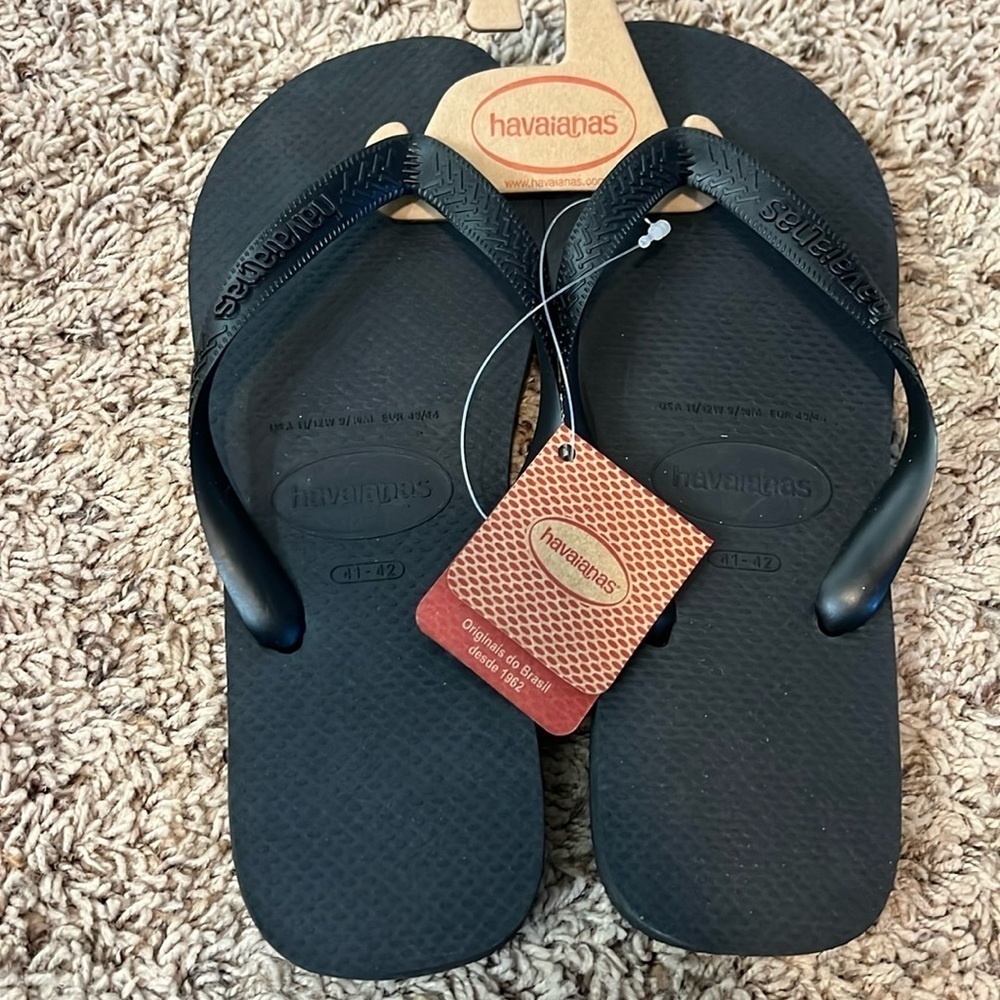 Havaianas Black Classic Thong Flip Flops available in multiple sizes - Picture 2 of 5
